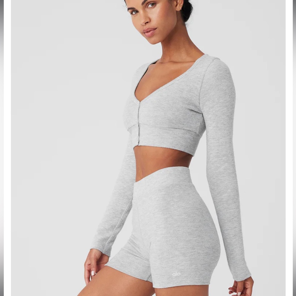 New with tags Alo Yoga Alolux Cropped Me Time Cardigan small gray
